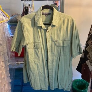 Men’s green button down short sleeve shirt